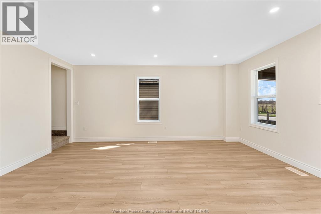 1092 ST. LUKE, Windsor, Ontario, N8Y3M8 — Photo 4