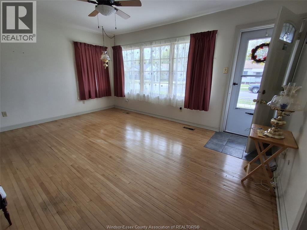 2352 WELLESLEY, Windsor, Ontario, N8W2G2 — Photo 3