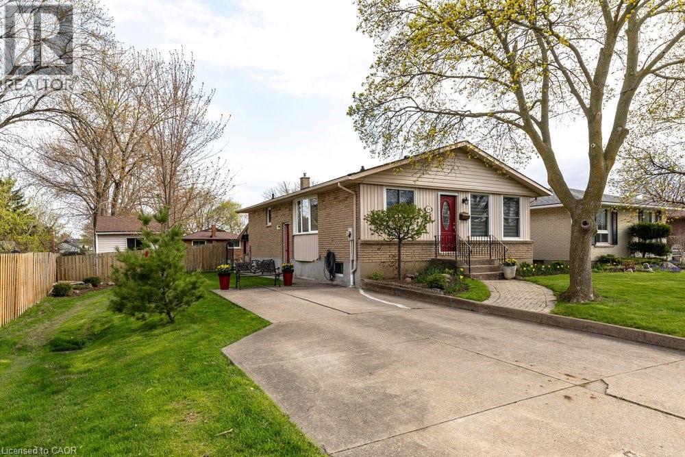 39 CEDARDALE Avenue, St. Catharines, Ontario, L2P1B4 — Photo 3