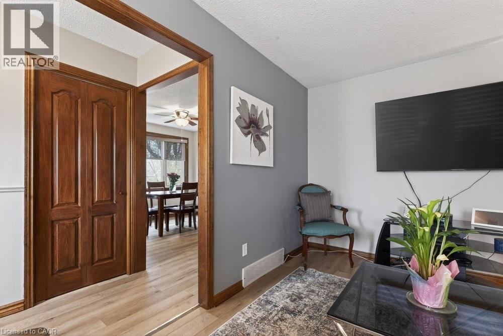39 CEDARDALE Avenue, St. Catharines, Ontario, L2P1B4 — Photo 5