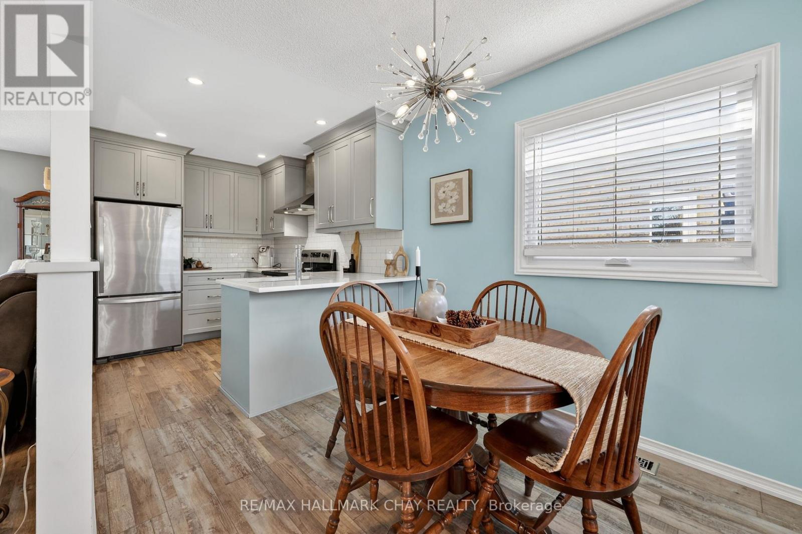 194 WESSENGER DRIVE, Barrie (Holly), Ontario, L4N8N9 — Photo 5