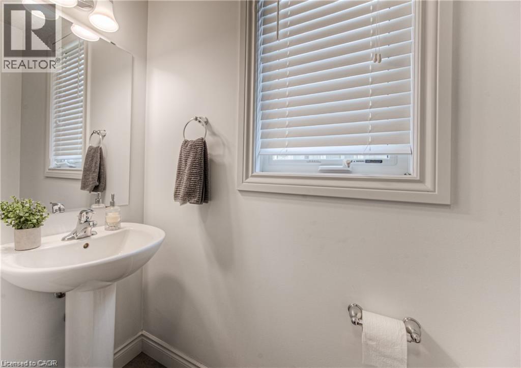 26 SPRING CREEK Street, Kitchener, Ontario, N2A0G3 — Photo 3