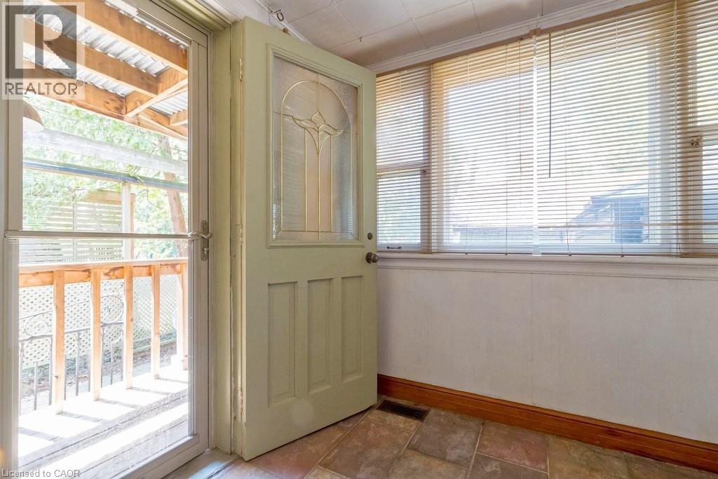 157 LONGWOOD Road N, Hamilton, Ontario, L8S3V8 — Photo 10
