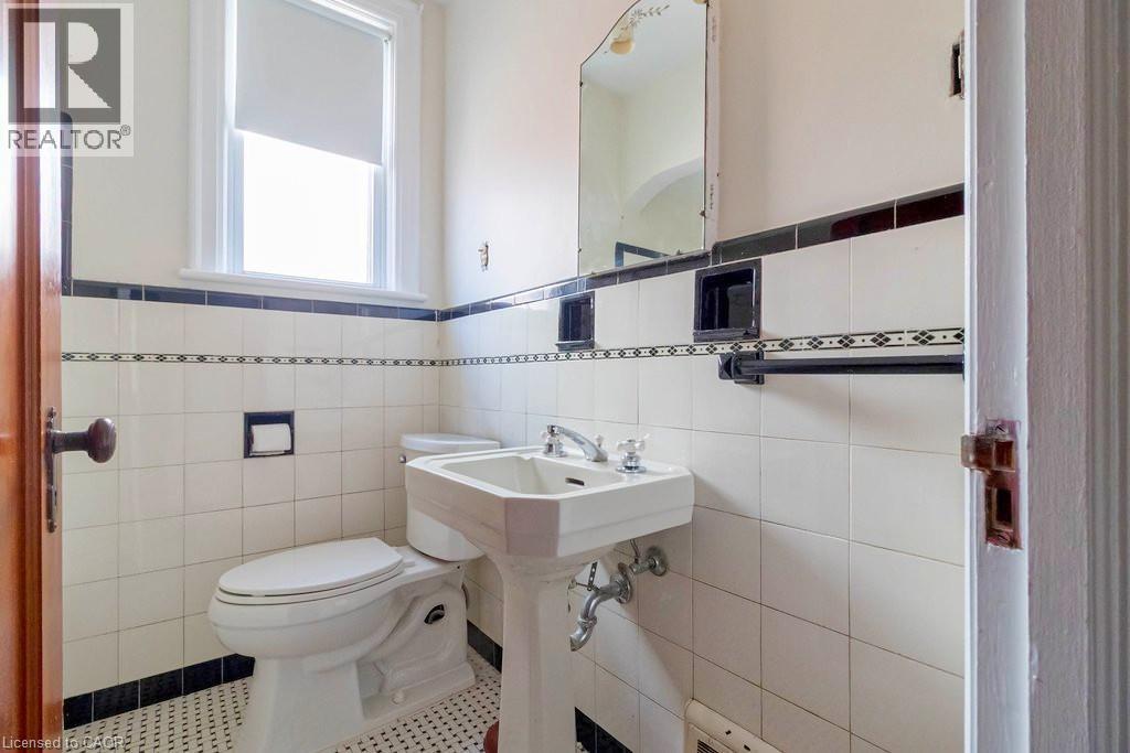 157 LONGWOOD Road N, Hamilton, Ontario, L8S3V8 — Photo 13