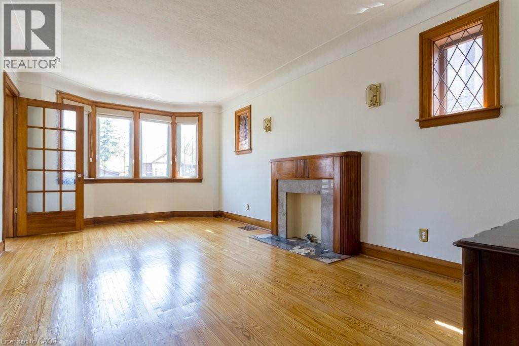 157 LONGWOOD Road N, Hamilton, Ontario, L8S3V8 — Photo 3
