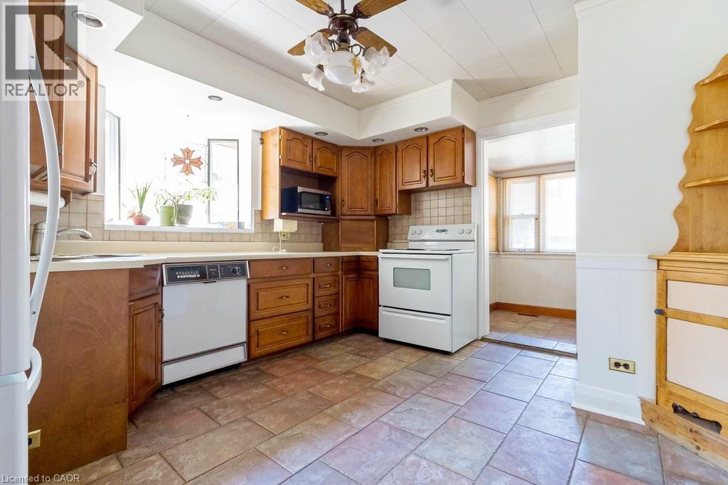 157 LONGWOOD Road N, Hamilton, Ontario, L8S3V8 — Photo 7