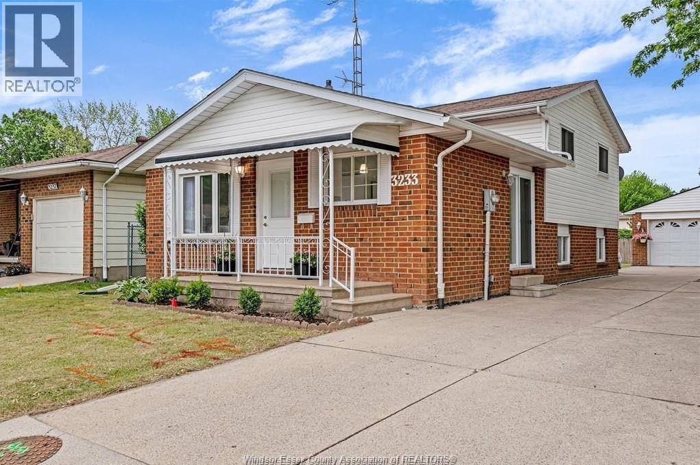 3233 AURORA DRIVE, Windsor, Ontario, N8R1Y9 — Photo 2