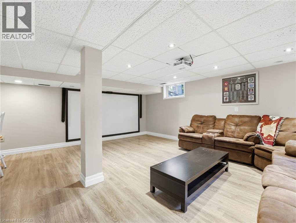 30 CARL Crescent, Waterdown, Ontario, L8B0G5 — Photo 33