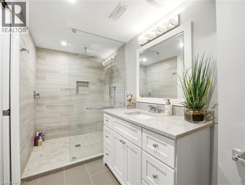 30 CARL Crescent, Waterdown, Ontario, L8B0G5 — Photo 37