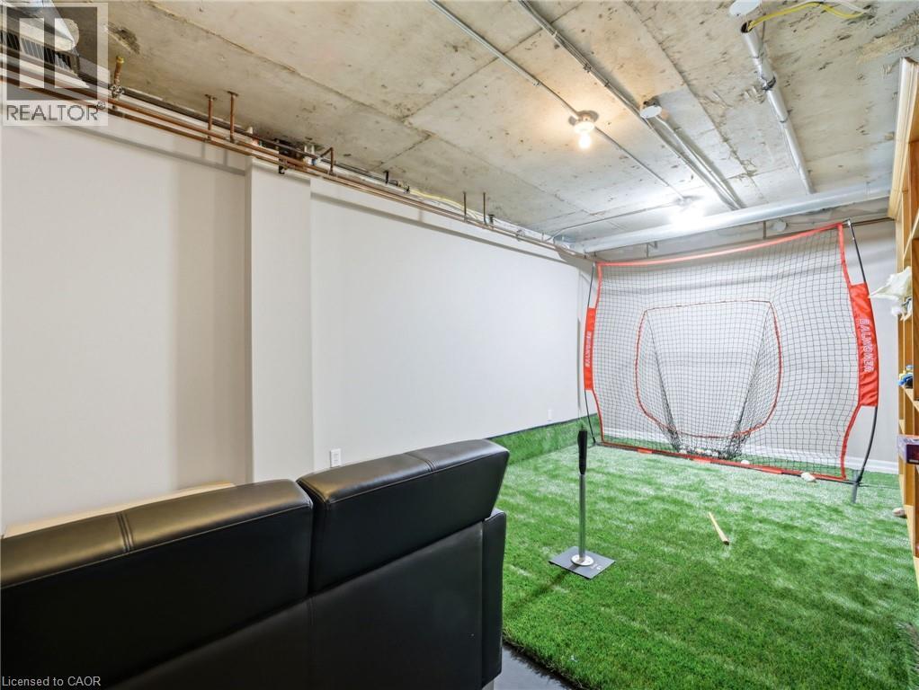 30 CARL Crescent, Waterdown, Ontario, L8B0G5 — Photo 39