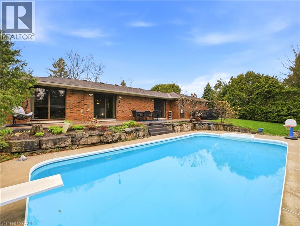 30 CARL Crescent, Waterdown, Ontario, L8B0G5 — Photo 5