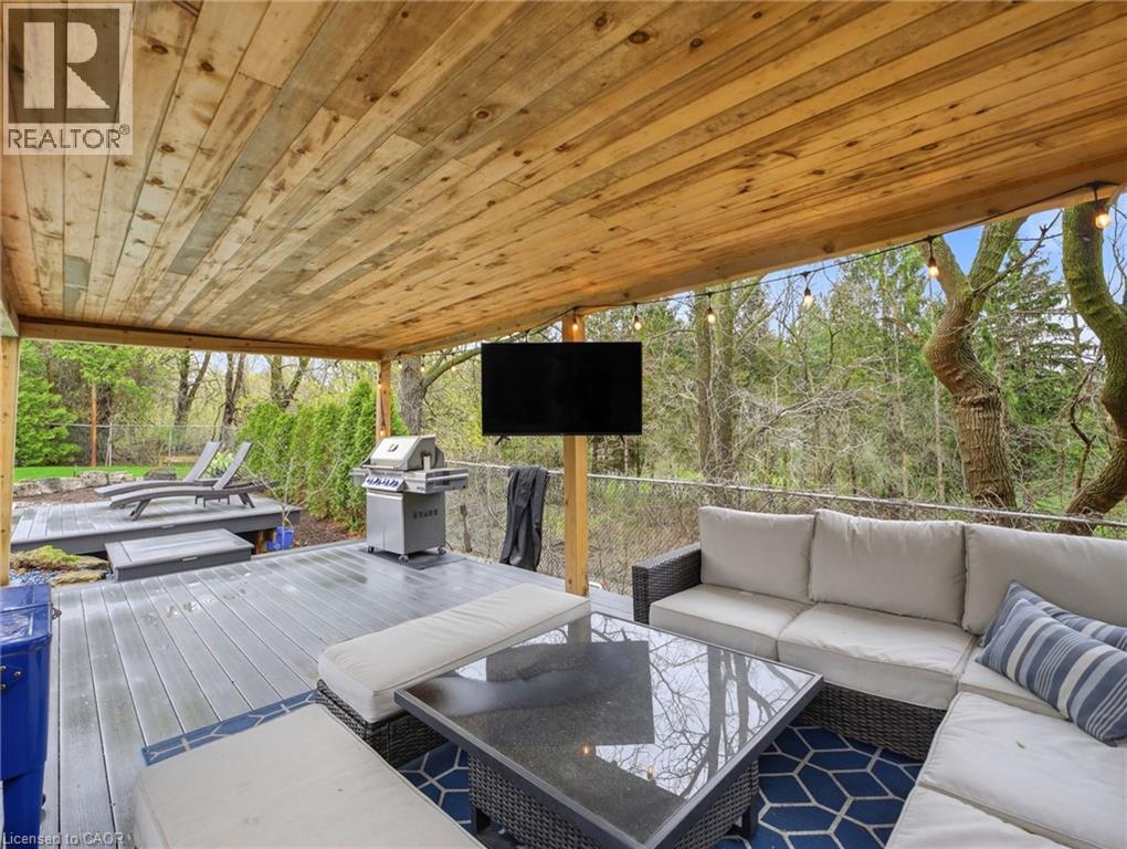 30 CARL Crescent, Waterdown, Ontario, L8B0G5 — Photo 7