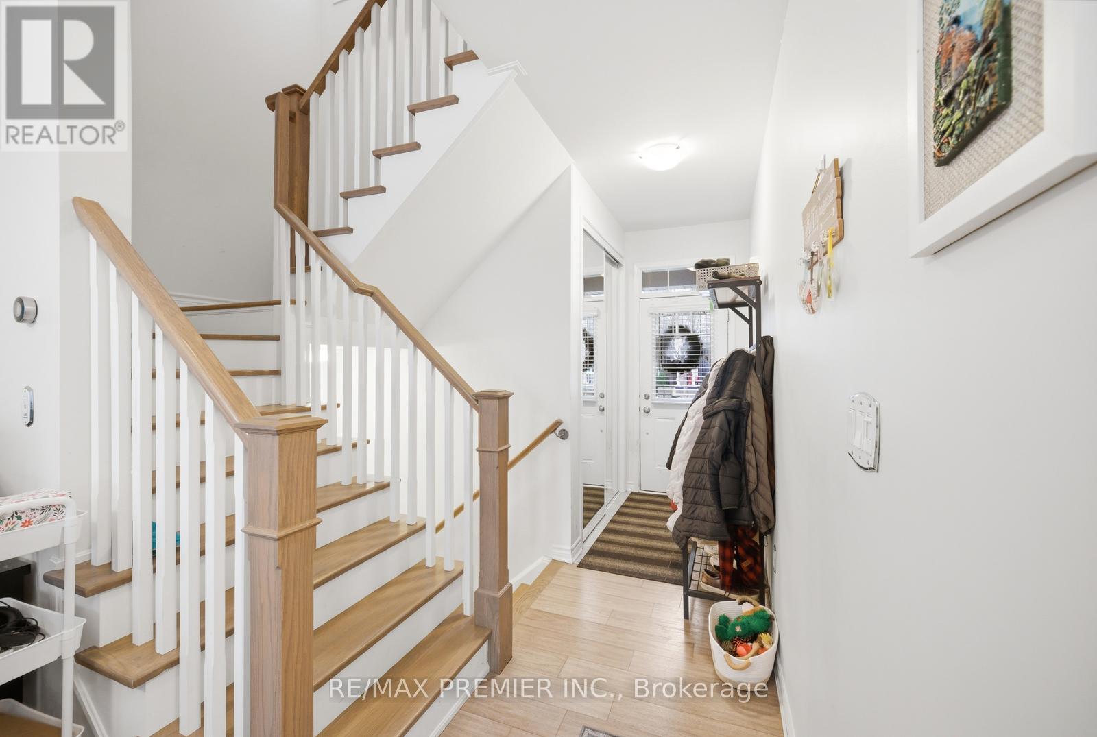 931 PENSON CRESCENT, Milton (CO Coates), Ontario, L9T8Z7 — Photo 4