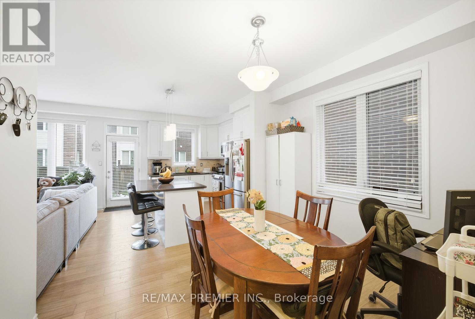 931 PENSON CRESCENT, Milton (CO Coates), Ontario, L9T8Z7 — Photo 5