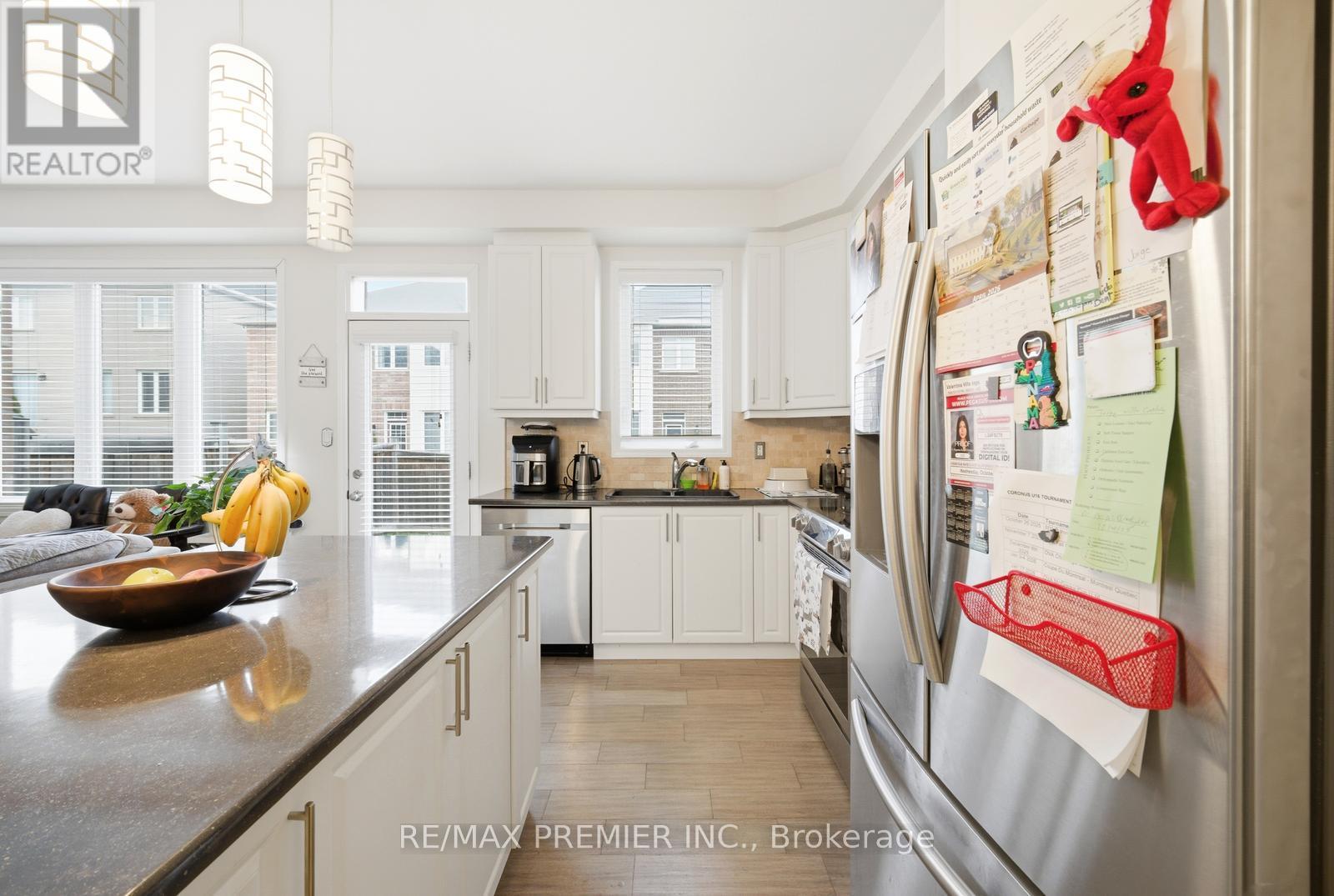 931 PENSON CRESCENT, Milton (CO Coates), Ontario, L9T8Z7 — Photo 8