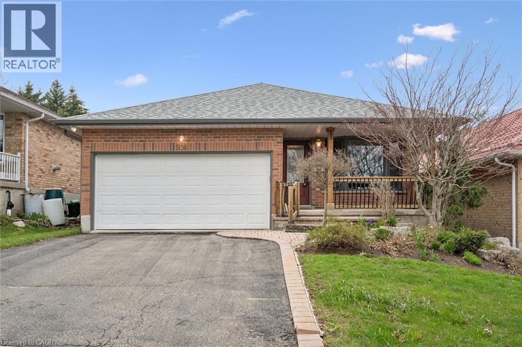 576 THORNDALE Drive, Waterloo, Ontario, N2T2P9 — Photo 2