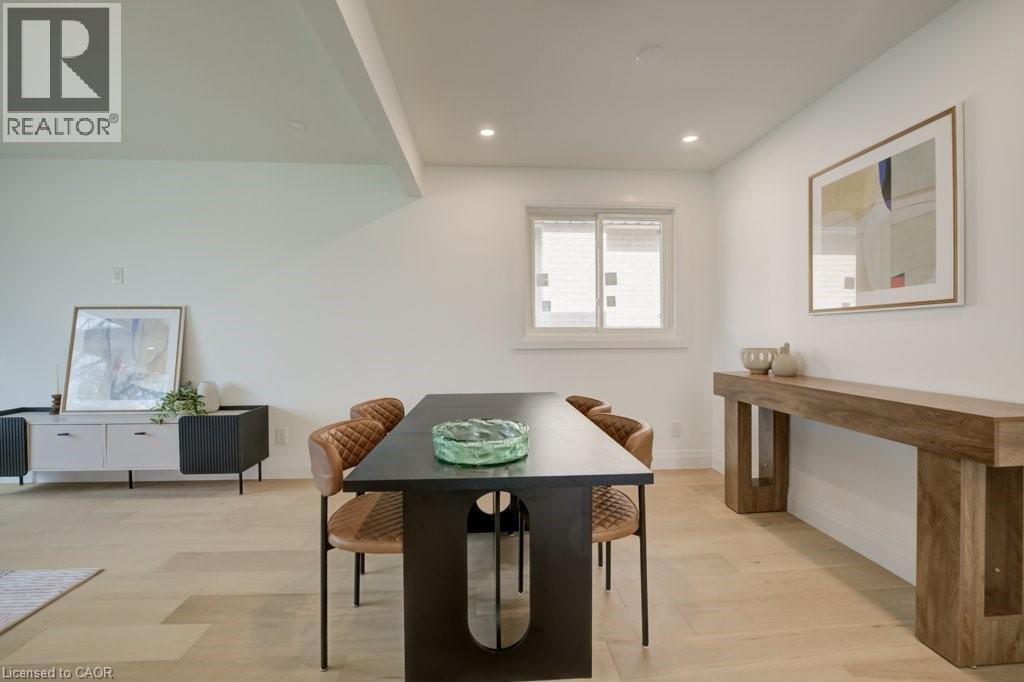 328 THE COUNTRY Way, Kitchener, Ontario, N2E2T3 — Photo 18