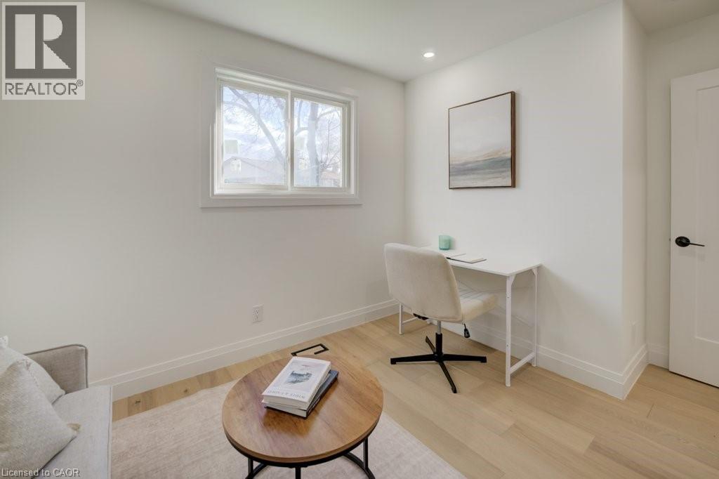 328 THE COUNTRY Way, Kitchener, Ontario, N2E2T3 — Photo 24