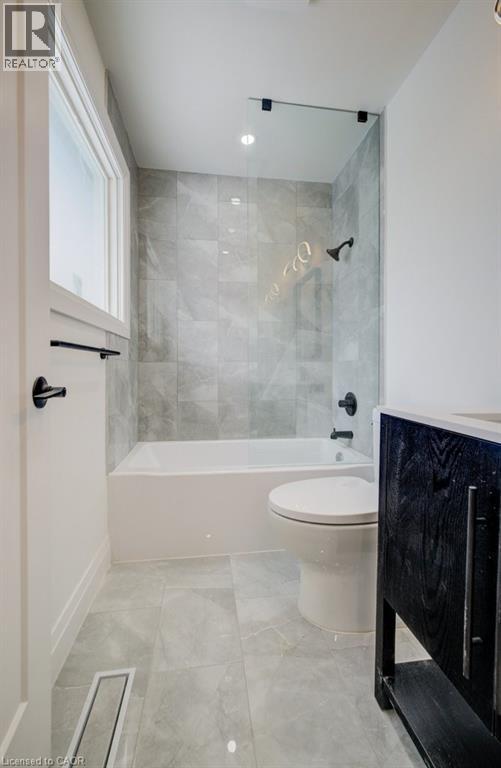 328 THE COUNTRY Way, Kitchener, Ontario, N2E2T3 — Photo 28