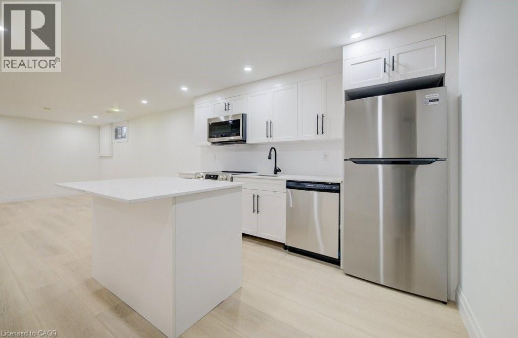 328 THE COUNTRY Way, Kitchener, Ontario, N2E2T3 — Photo 35