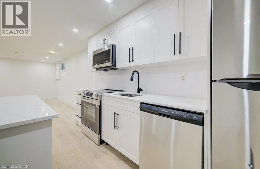 328 THE COUNTRY Way, Kitchener, Ontario, N2E2T3 — Photo 36