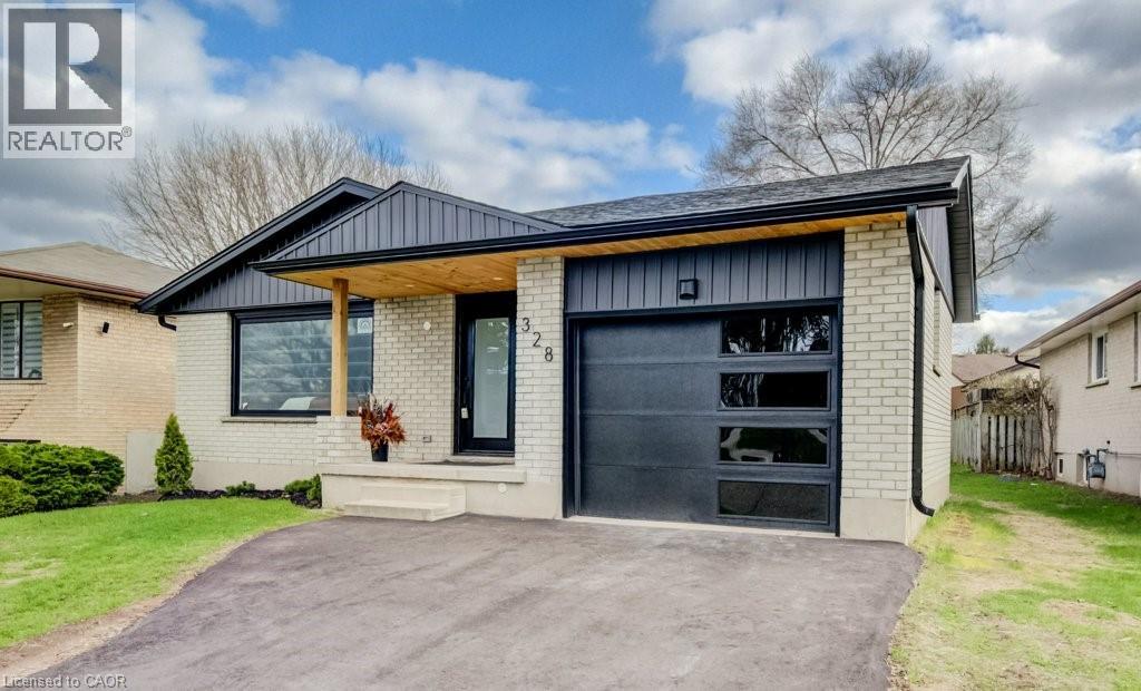 328 THE COUNTRY Way, Kitchener, Ontario, N2E2T3 — Photo 4