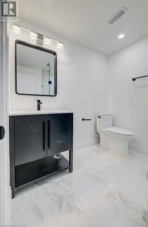 328 THE COUNTRY Way, Kitchener, Ontario, N2E2T3 — Photo 40