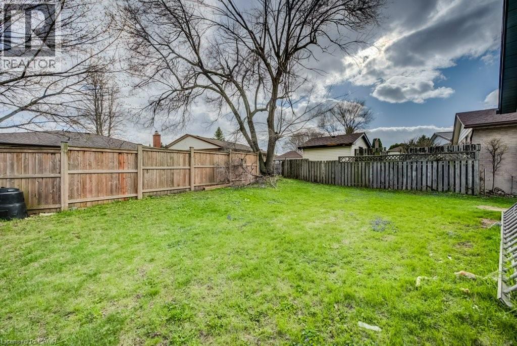 328 THE COUNTRY Way, Kitchener, Ontario, N2E2T3 — Photo 43