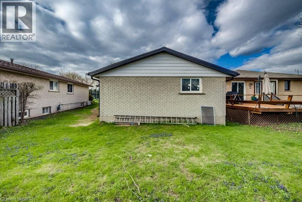 328 THE COUNTRY Way, Kitchener, Ontario, N2E2T3 — Photo 44