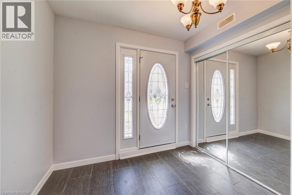 114 DALEGROVE Drive, Kitchener, Ontario, N2M2G5 — Photo 3