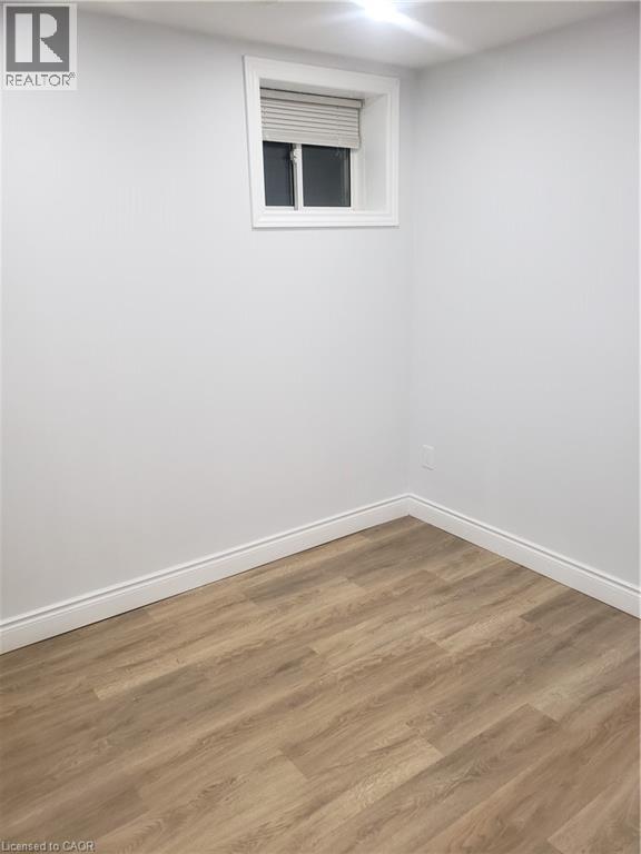 18 FOREST GROVE Lane Unit# Lower, Kitchener, Ontario, N2R0G3 — Photo 6