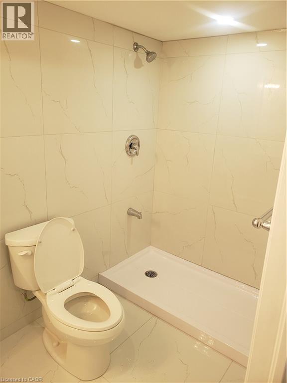 18 FOREST GROVE Lane Unit# Lower, Kitchener, Ontario, N2R0G3 — Photo 9