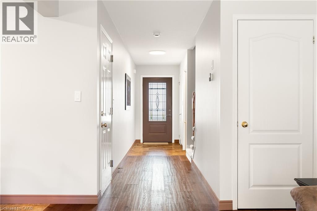 92 SNOWDROP Crescent, Kitchener, Ontario, N2E4G6 — Photo 3