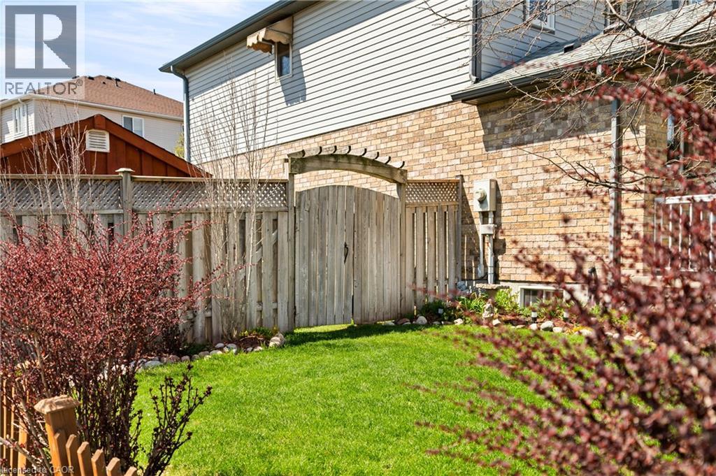 92 SNOWDROP Crescent, Kitchener, Ontario, N2E4G6 — Photo 44