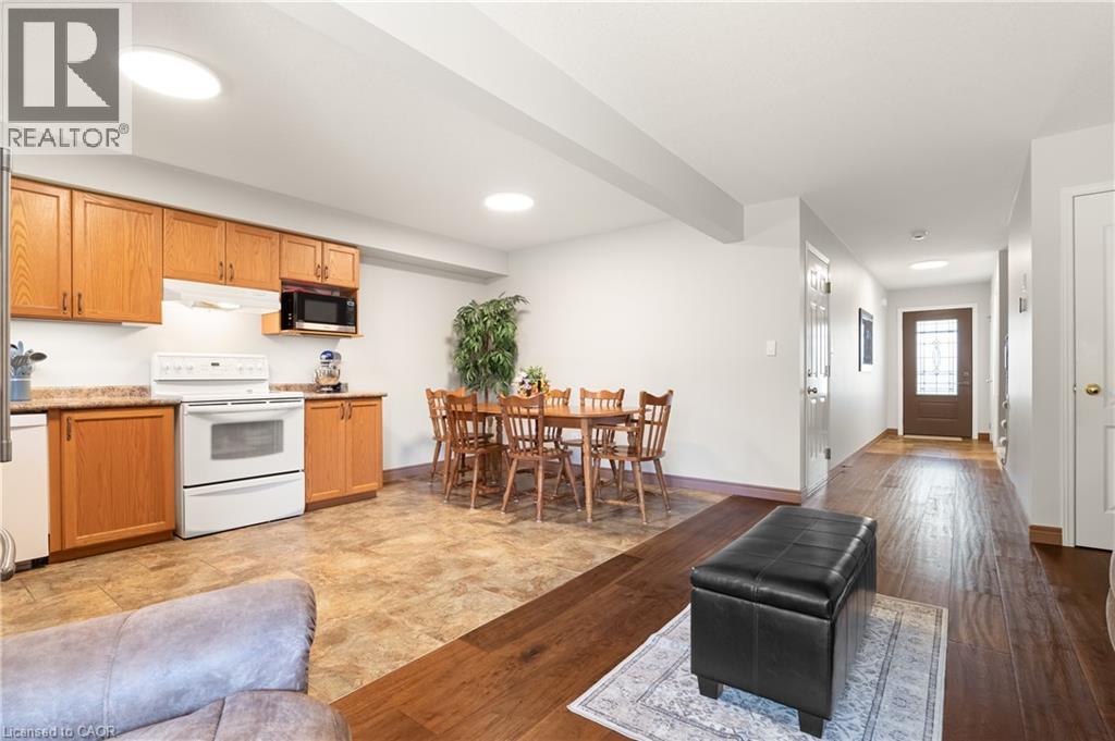 92 SNOWDROP Crescent, Kitchener, Ontario, N2E4G6 — Photo 5