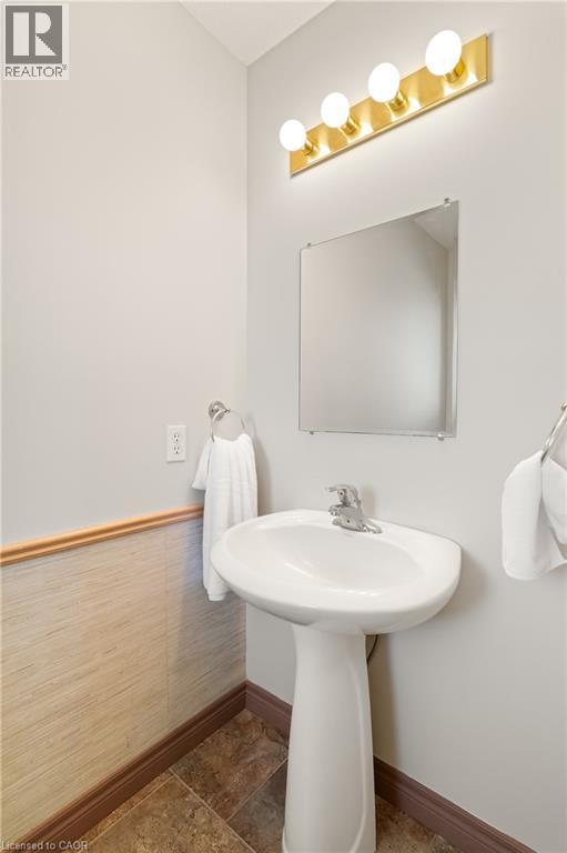 92 SNOWDROP Crescent, Kitchener, Ontario, N2E4G6 — Photo 7