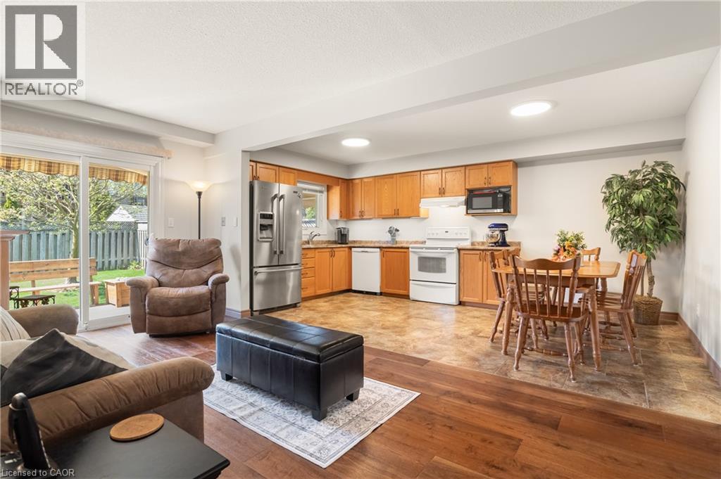 92 SNOWDROP Crescent, Kitchener, Ontario, N2E4G6 — Photo 9