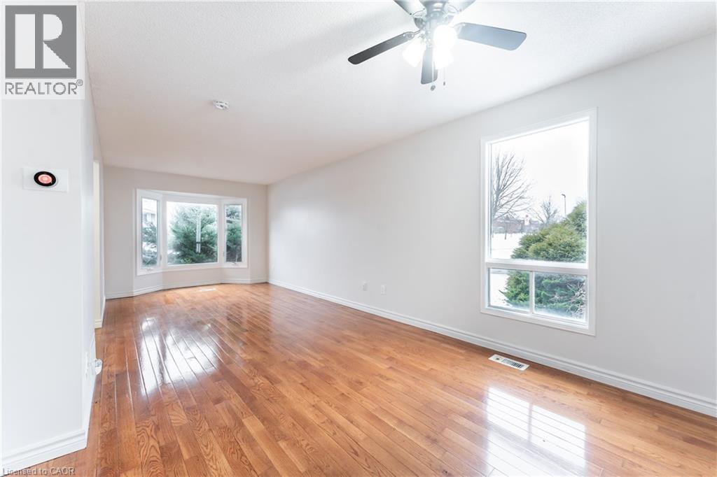 58 NOVOCO Drive, Hamilton, Ontario, L9C7E8 — Photo 4