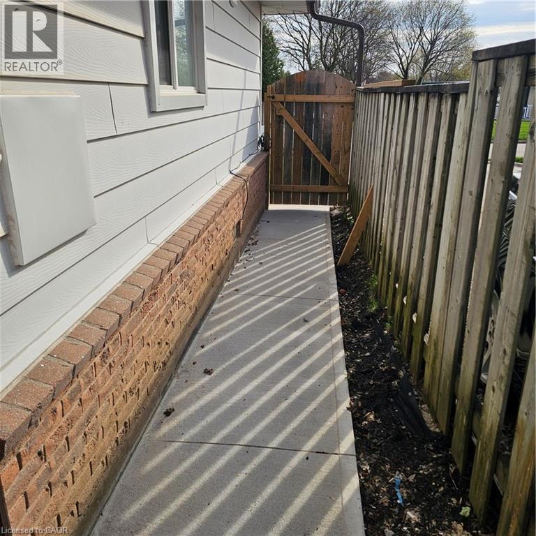 11 KIMBERLY Crescent Unit# LOWER, Kitchener, Ontario, N2E1C8 — Photo 11