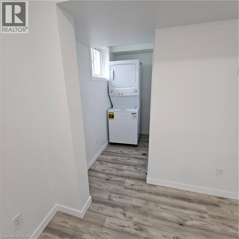 11 KIMBERLY Crescent Unit# LOWER, Kitchener, Ontario, N2E1C8 — Photo 8