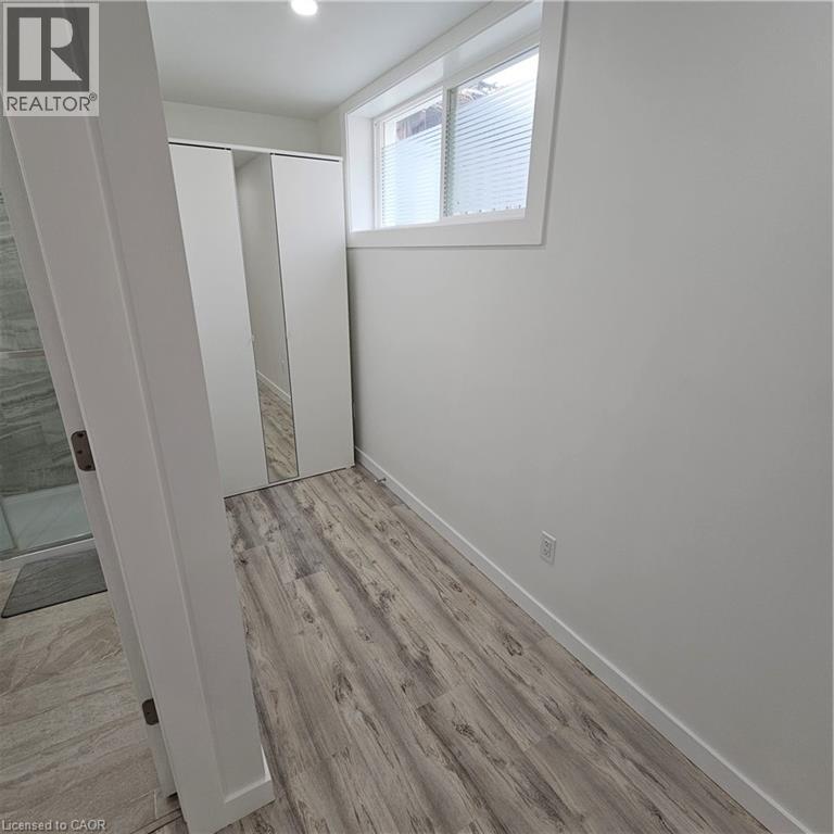 11 KIMBERLY Crescent Unit# LOWER, Kitchener, Ontario, N2E1C8 — Photo 9