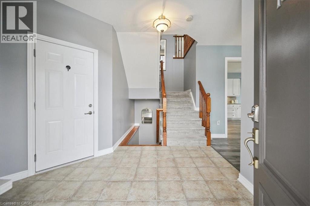 105 OAKHAVEN Place, Ancaster, Ontario, L9K0B6 — Photo 6