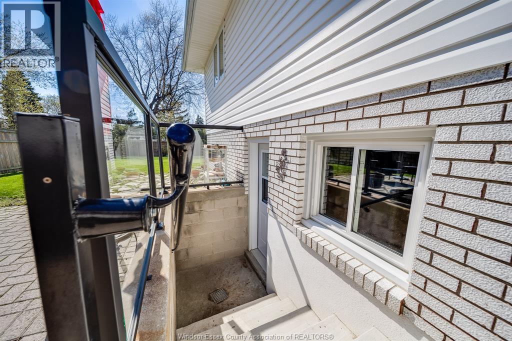 109 CENTENNIAL, Tecumseh, Ontario, N8N2N7 — Photo 37