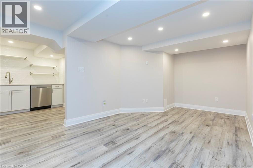 255 YORK Road Unit# LOWER, Dundas, Ontario, L9H1N1 — Photo 10