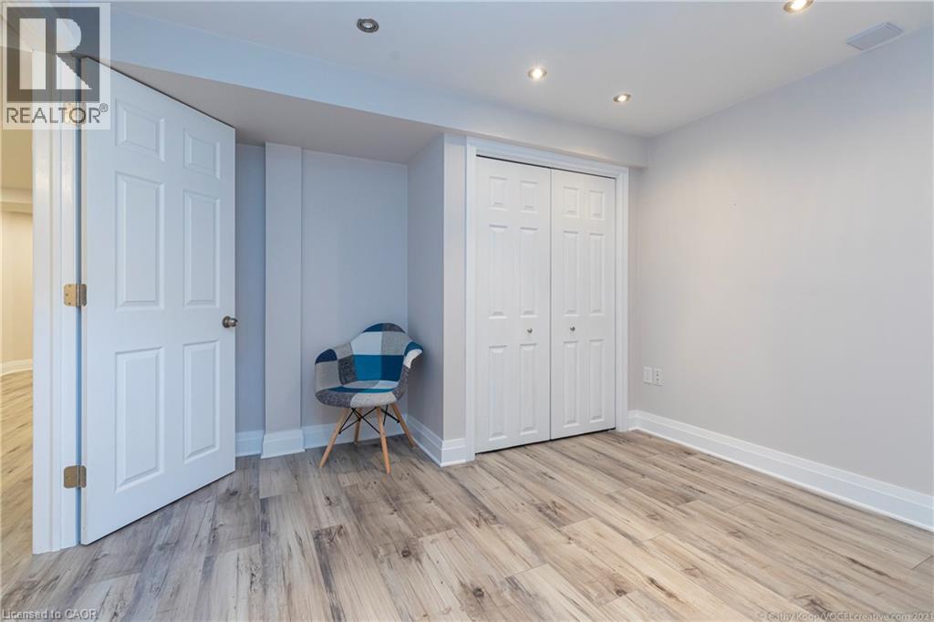 255 YORK Road Unit# LOWER, Dundas, Ontario, L9H1N1 — Photo 18