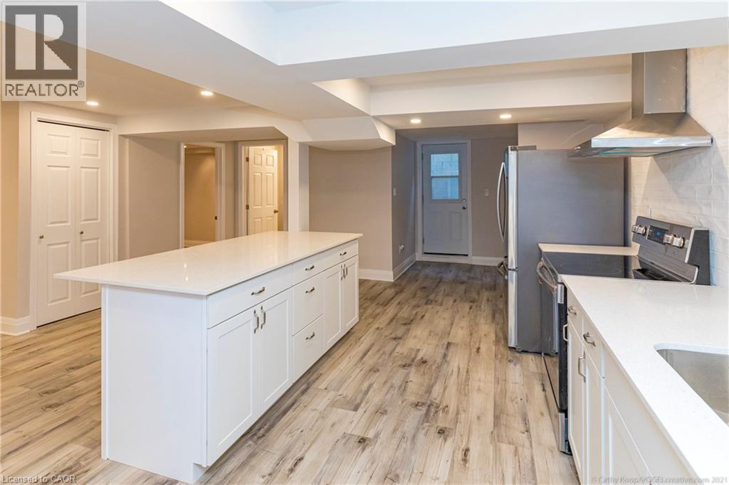 255 YORK Road Unit# LOWER, Dundas, Ontario, L9H1N1 — Photo 6