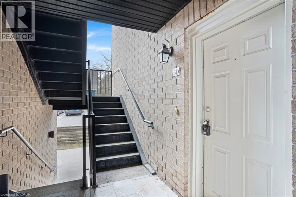 185 WINDALE Crescent Unit# 5D, Kitchener, Ontario, N2E0G3 — Photo 3