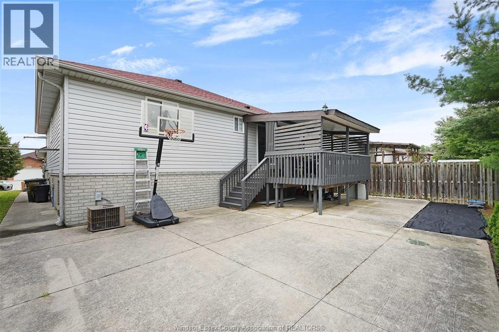 4596 FONTANA AVENUE, Windsor, Ontario, N9G3C8 — Photo 8