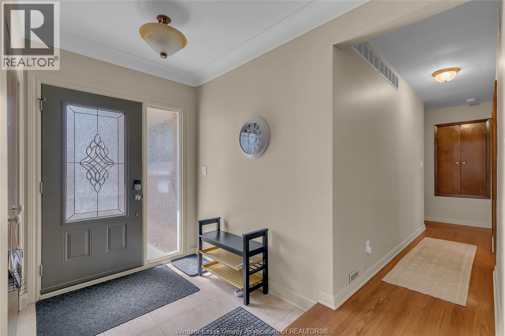 2930 Curry AVENUE, Windsor, Ontario, N9E2Y1 — Photo 2