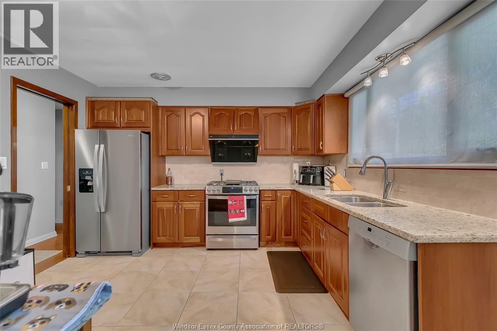 2930 Curry AVENUE, Windsor, Ontario, N9E2Y1 — Photo 8